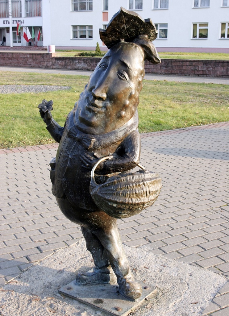 Памятник-огурцу-в-Шклове.jpg Памятник-огурцу-в-Шклове.jpg