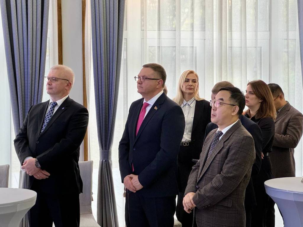 photo_5303492928284518147_y.jpg photo_5303492928284518147_y.jpg