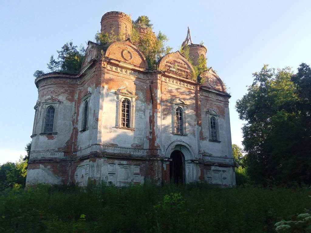 Храм в Самотевичах.jpg Храм в Самотевичах.jpg