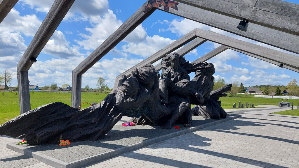 МК Памяти сожженных деревень Могилевской области в д. Борки.jpg МК Памяти сожженных деревень Могилевской области в д. Борки.jpg