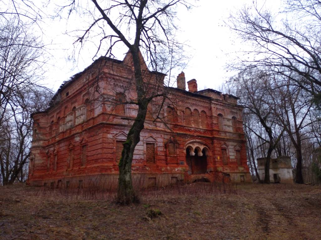 Усадьба Герардов (зона отселения).jpg Усадьба Герардов (зона отселения).jpg