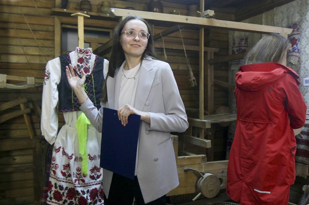 Лунинец музей (2).jpg Лунинец музей (2).jpg