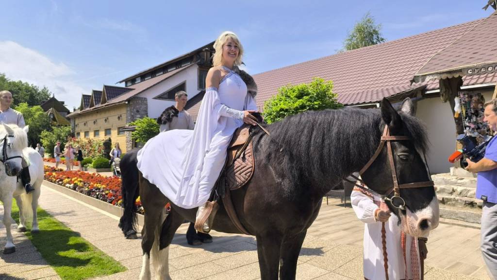 a8b529b5-1ef3-455f-83ac-f3d74ee8fb3f.jpg a8b529b5-1ef3-455f-83ac-f3d74ee8fb3f.jpg